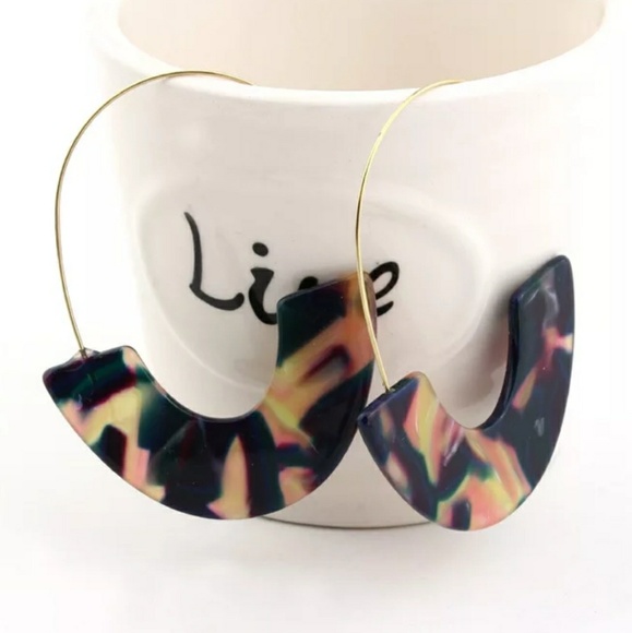 Multi Color Half Tortoise Shell Threader Earrings - Picture 2 of 4